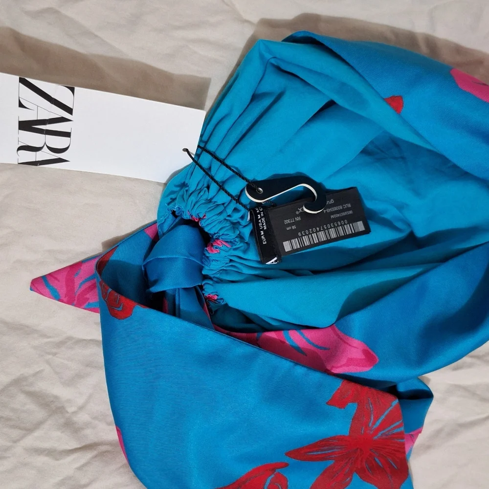 NWT BLUE PINK PRINT HEAD WRAP